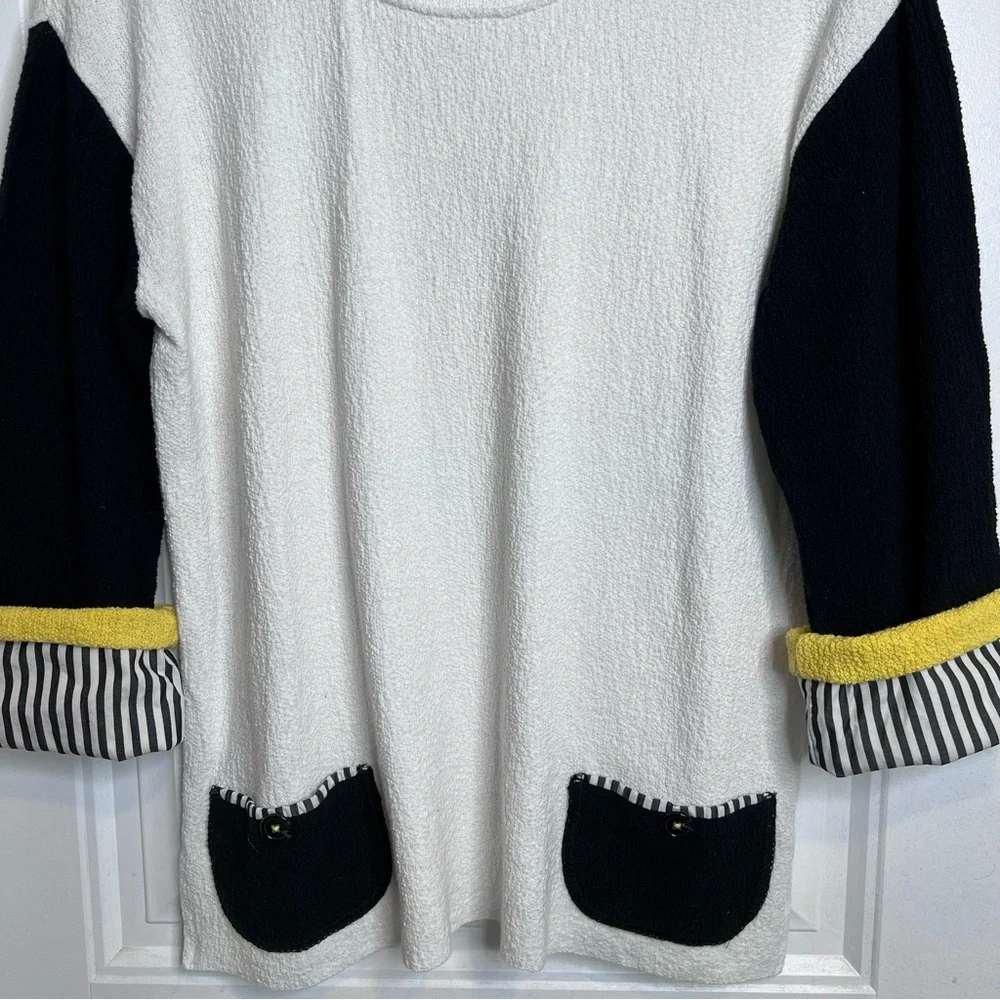 Margaret Winters Colorblocked Sweater. Size Large.‎